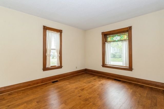 313 5th Avenue NW, Mt Vernon, IA 52314