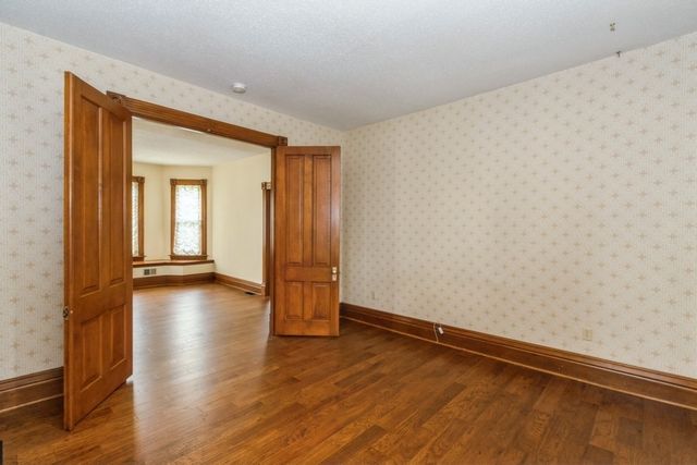 313 5th Avenue NW, Mt Vernon, IA 52314