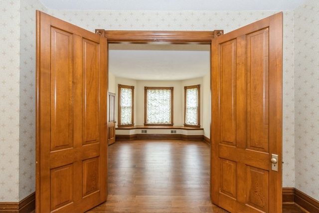 313 5th Avenue NW, Mt Vernon, IA 52314