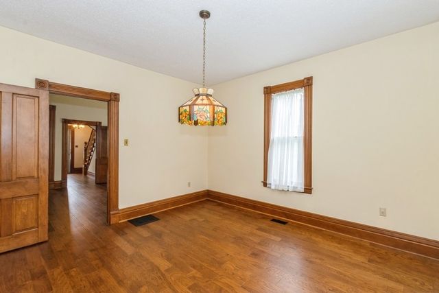 313 5th Avenue NW, Mt Vernon, IA 52314