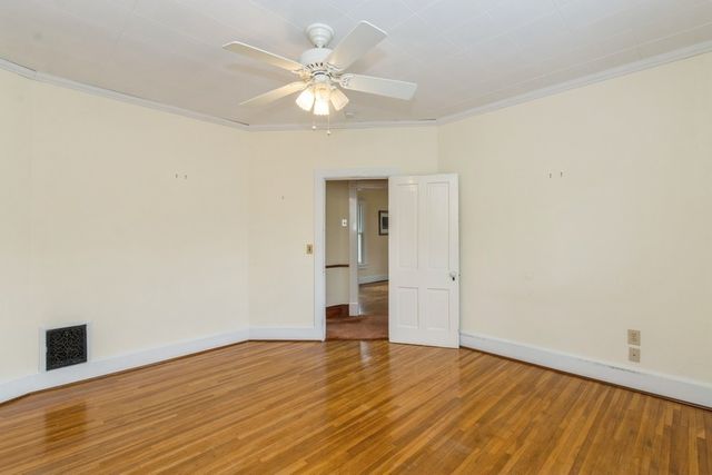 313 5th Avenue NW, Mt Vernon, IA 52314