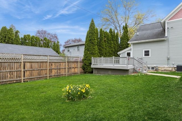 313 5th Avenue NW, Mt Vernon, IA 52314