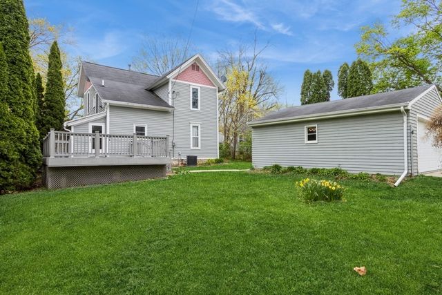 313 5th Avenue NW, Mt Vernon, IA 52314