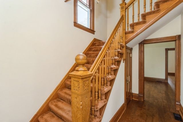 313 5th Avenue NW, Mt Vernon, IA 52314