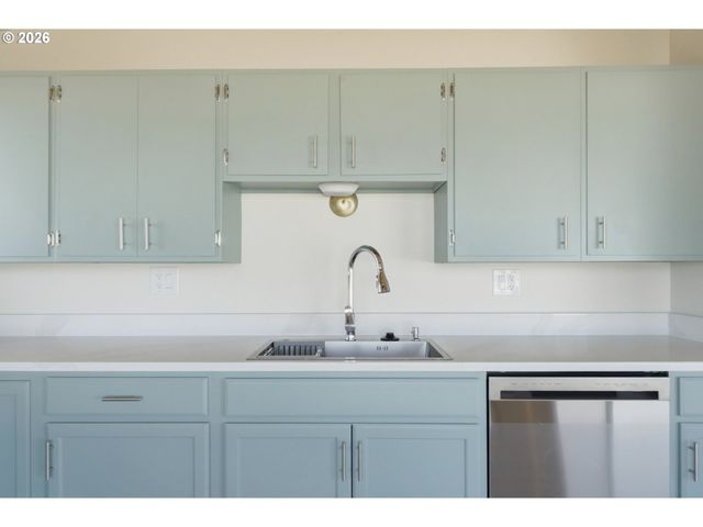 3549 Nw JETTY Ave, Lincoln City, OR 97367