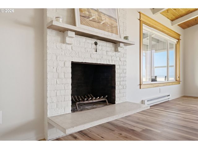3549 Nw JETTY Ave, Lincoln City, OR 97367