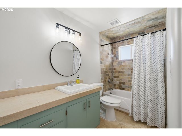 3549 Nw JETTY Ave, Lincoln City, OR 97367