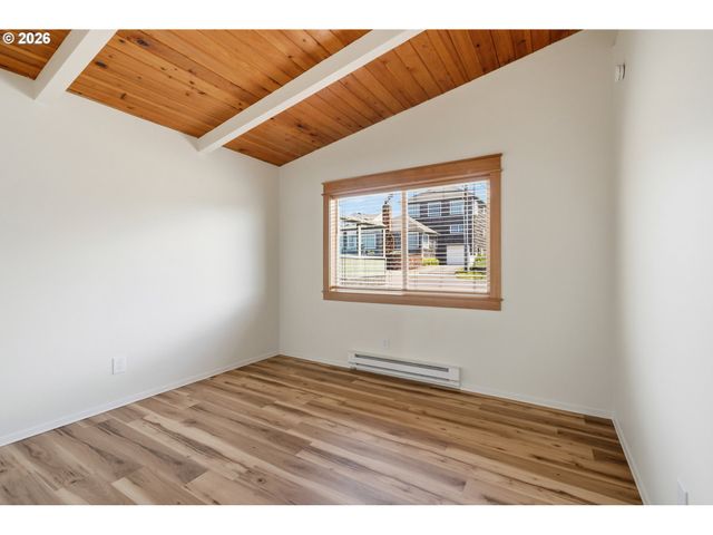 3549 Nw JETTY Ave, Lincoln City, OR 97367