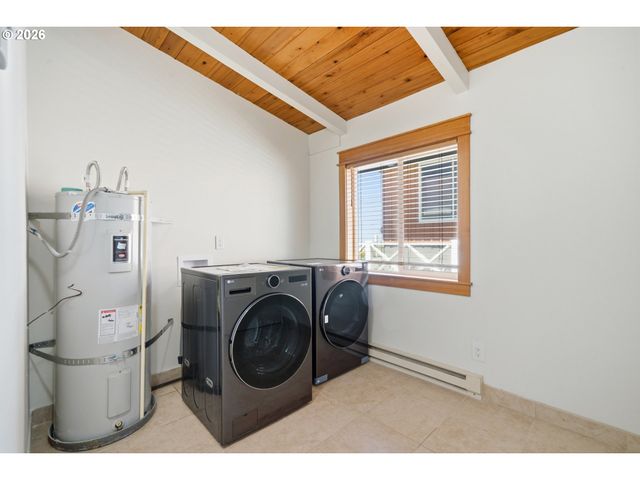 3549 Nw JETTY Ave, Lincoln City, OR 97367