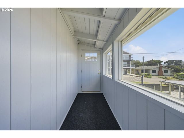 3549 Nw JETTY Ave, Lincoln City, OR 97367