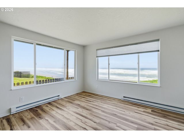 3549 Nw JETTY Ave, Lincoln City, OR 97367