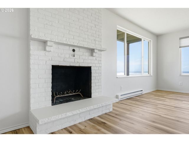 3549 Nw JETTY Ave, Lincoln City, OR 97367