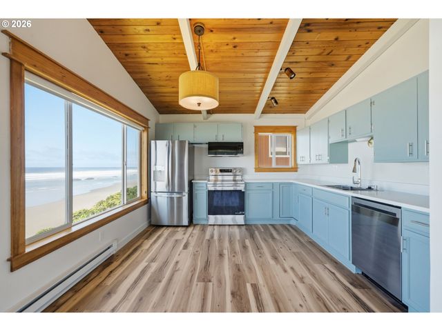 3549 Nw JETTY Ave, Lincoln City, OR 97367
