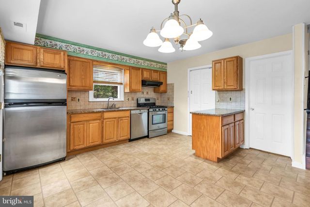 153 WEBB RD, Absecon, NJ 08201