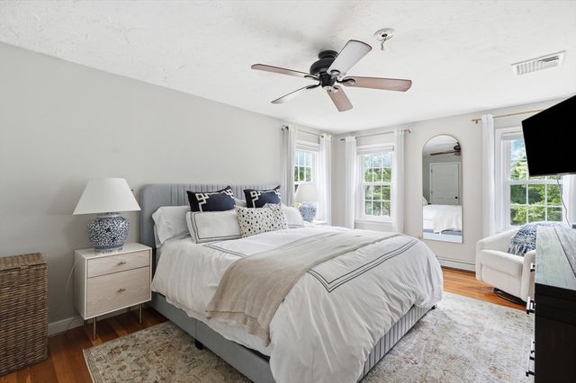 17 Hammer Hook Dr, Hanover, MA 02339