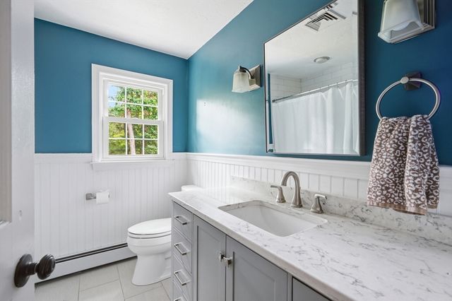 17 Hammer Hook Dr, Hanover, MA 02339