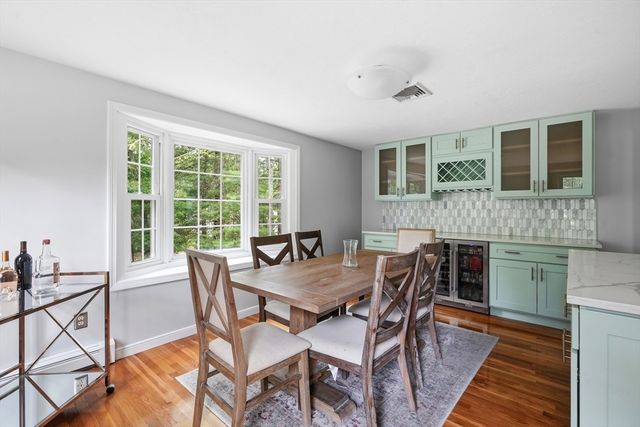 17 Hammer Hook Dr, Hanover, MA 02339