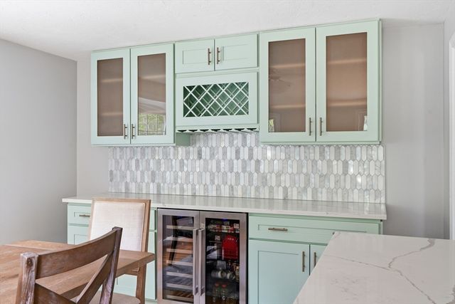 17 Hammer Hook Dr, Hanover, MA 02339