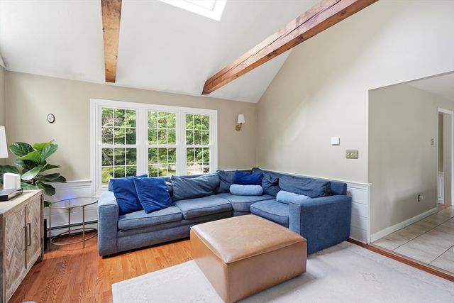 17 Hammer Hook Dr, Hanover, MA 02339