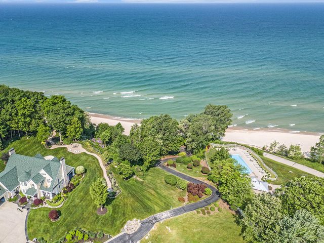 7251 Beverly Drive, South Haven, MI 49090