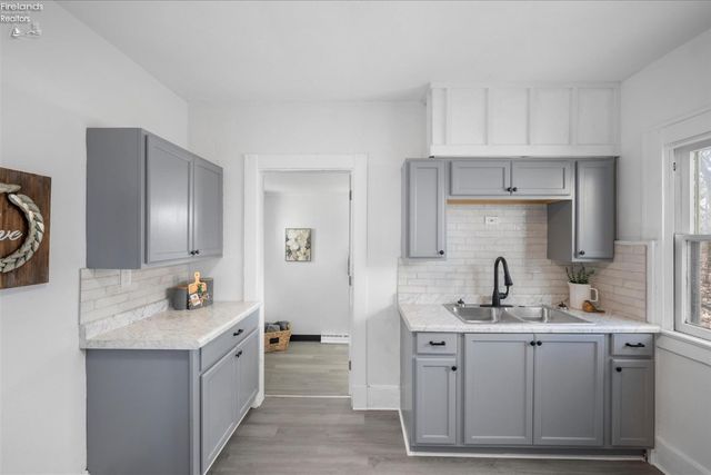 5805 Fryer Avenue, Toledo, OH 43615