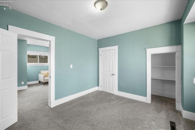 5805 Fryer Avenue, Toledo, OH 43615