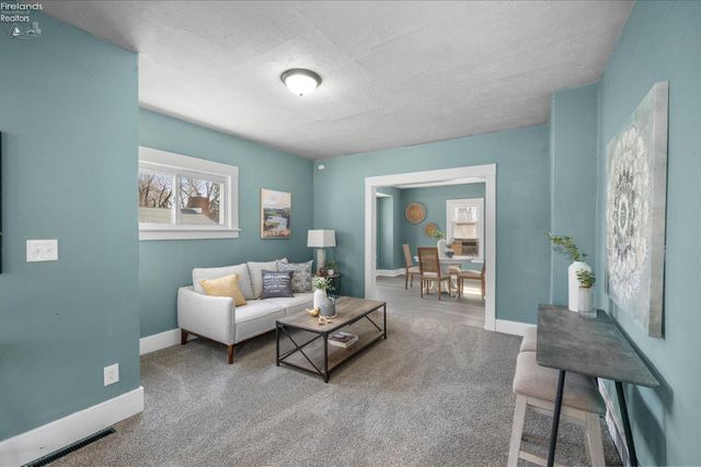 5805 Fryer Avenue, Toledo, OH 43615