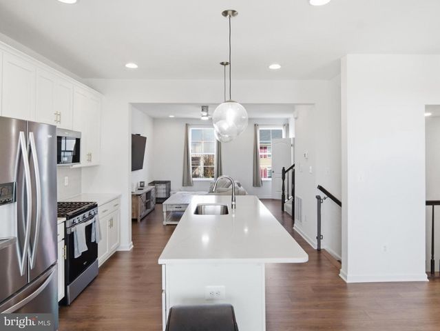 233 UNION RIDGE DR, Charles Town, WV 25414