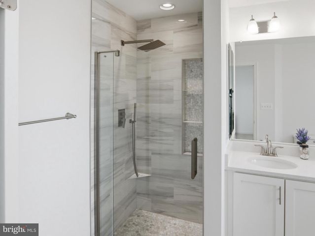 233 UNION RIDGE DR, Charles Town, WV 25414