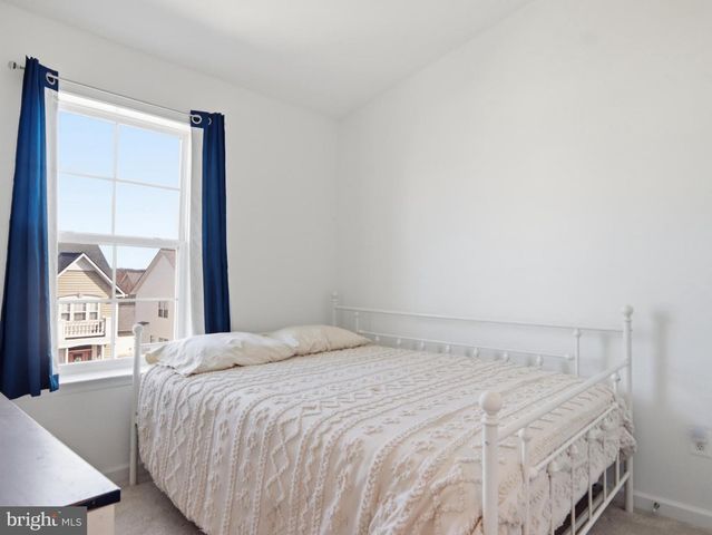 233 UNION RIDGE DR, Charles Town, WV 25414