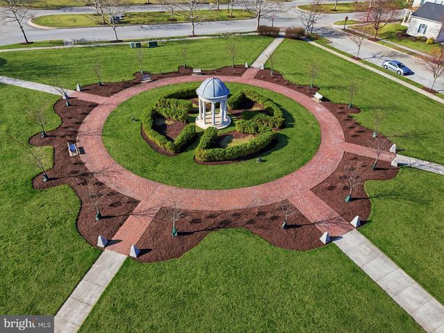 233 UNION RIDGE DR, Charles Town, WV 25414