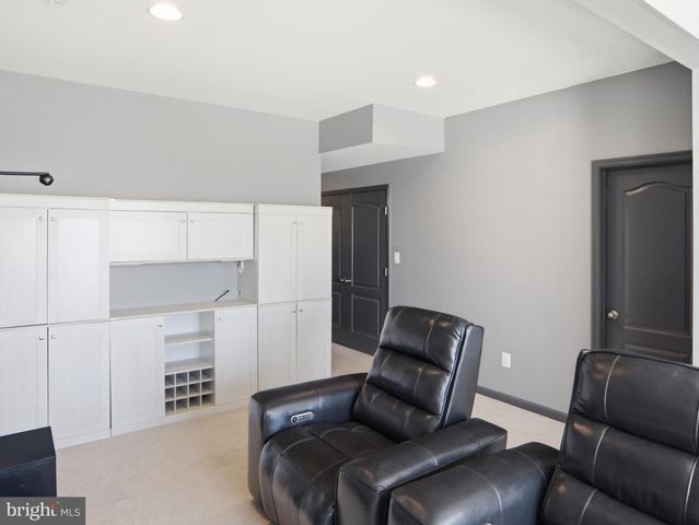 233 UNION RIDGE DR, Charles Town, WV 25414