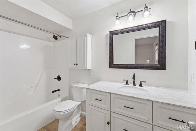 1432 Manchester Drive, O'fallon, IL 62269