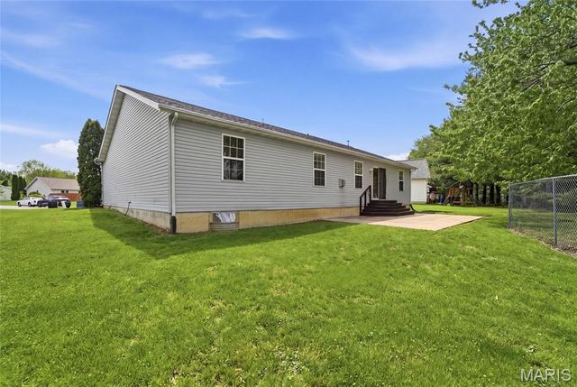 1432 Manchester Drive, O'fallon, IL 62269