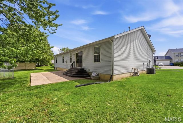 1432 Manchester Drive, O'fallon, IL 62269