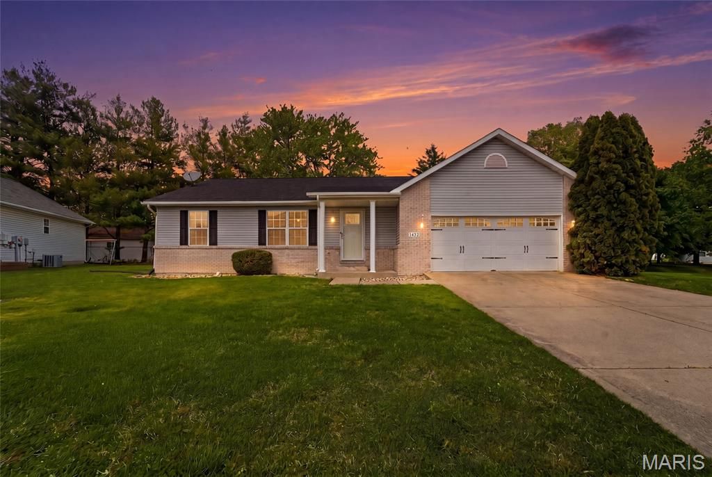 1432 Manchester Drive, O'fallon, IL 62269