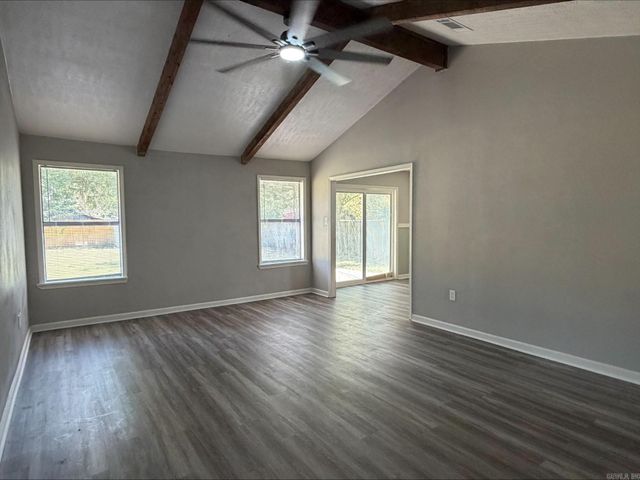 2104 West Street, Conway, AR 72032