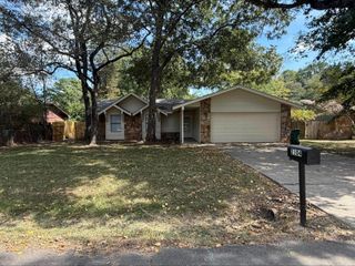 2104 West Street, Conway, AR 72032