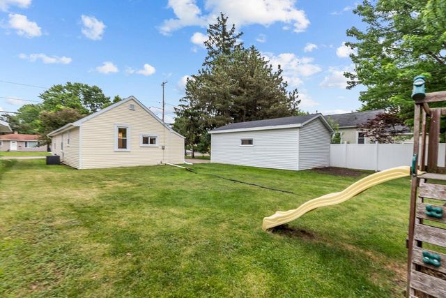 1711 N MEADE STREET, Appleton, WI 54911