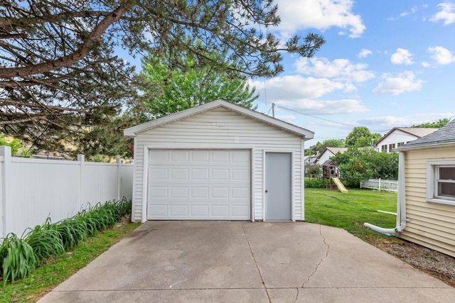 1711 N MEADE STREET, Appleton, WI 54911