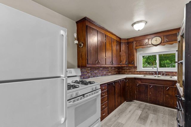 1711 N MEADE STREET, Appleton, WI 54911
