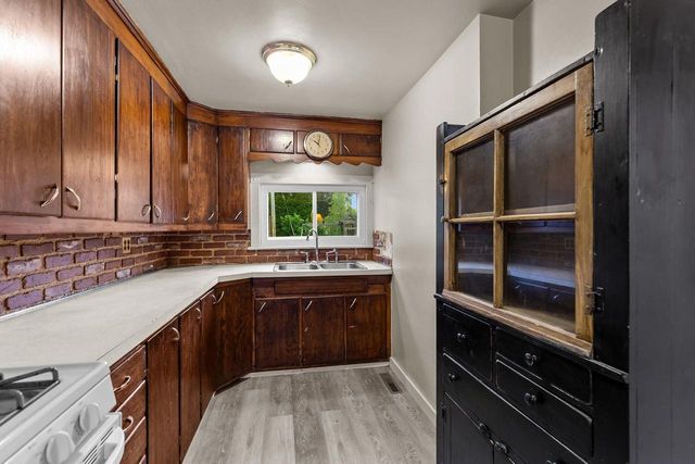 1711 N MEADE STREET, Appleton, WI 54911