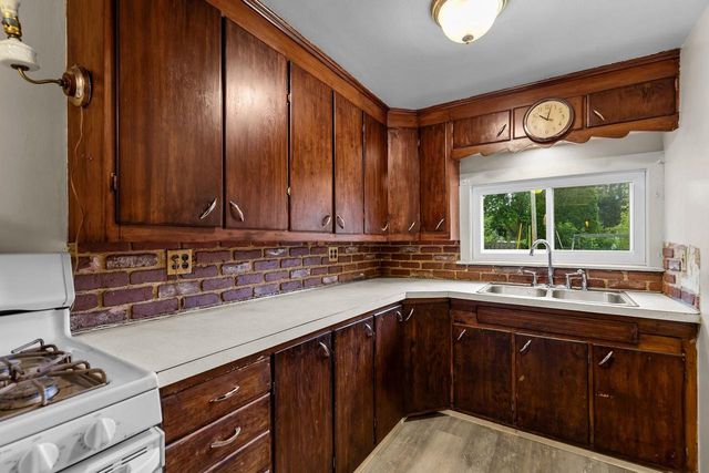 1711 N MEADE STREET, Appleton, WI 54911