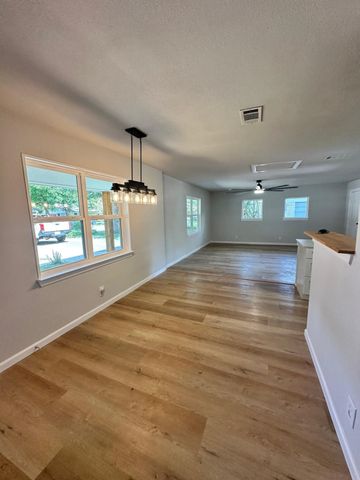 1708 Leon Street, Kaufman, TX 75142
