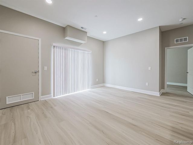 31480 Warren Road 201, Westland, MI 48185