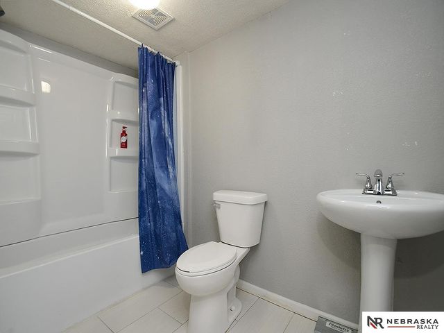 2413 Ohio Street, Omaha, NE 68111