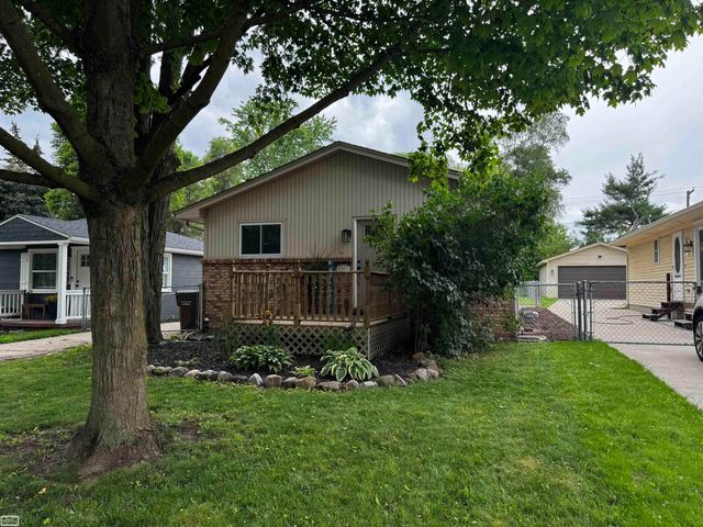 47473 Greenview Road, Utica, MI 48317