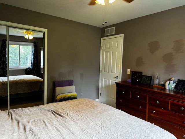 47473 Greenview Road, Utica, MI 48317
