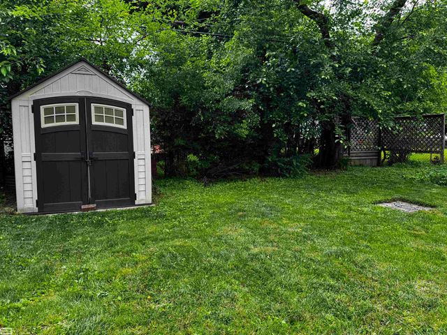 47473 Greenview Road, Utica, MI 48317
