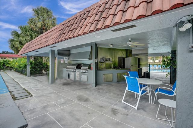 681 S Hollybrook Dr 203, Pembroke Pines, FL 33025